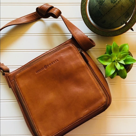 Fossil Handbags - Fossil Leather Crossbody Gorgeous Condition